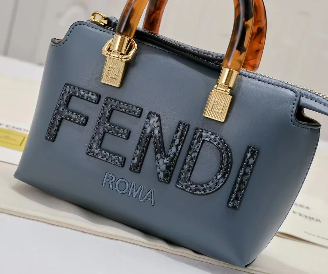 17 * 8 12 см . стиль 1:1 FENDI сумка Модная сумочка Сумка через плечо Женские аксессуары.003