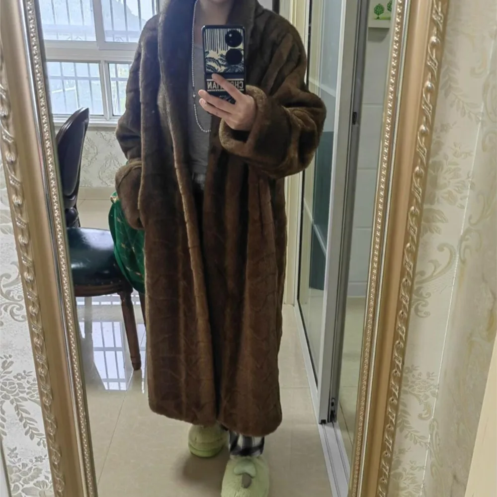 Зимнее пальто с шалевым воротником и открытой строчкой рукавами летучая мышь