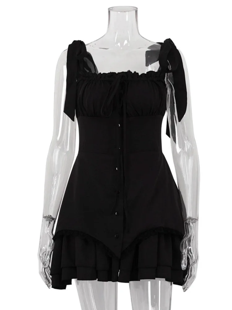 Женское мини-платье без рукавов на тонких бретельках с открытой спиной