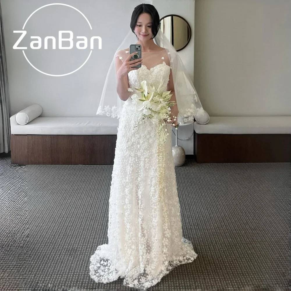Фото Изысканное кружевное свадебное платье ZanBan с цветочным узором, драпировкой и вырезом «сердечко», А-силуэт, корейский стиль, для фотосессий и свадебных торжеств, на заказ. №1