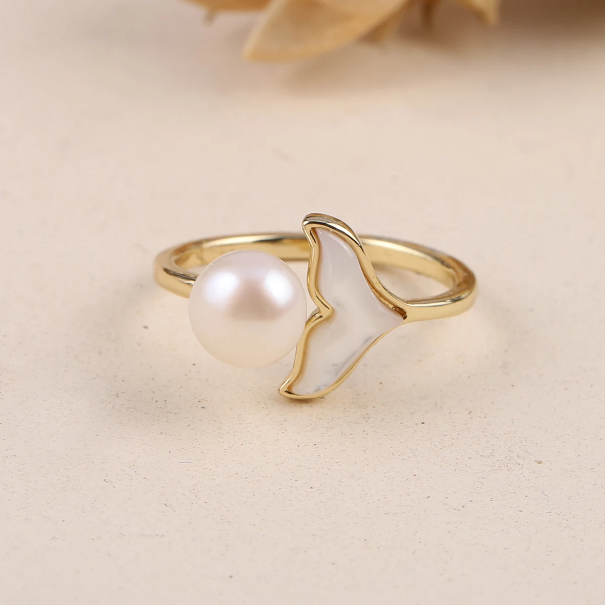 Рисунок 6 - Регулируемое кольцо с позолотой