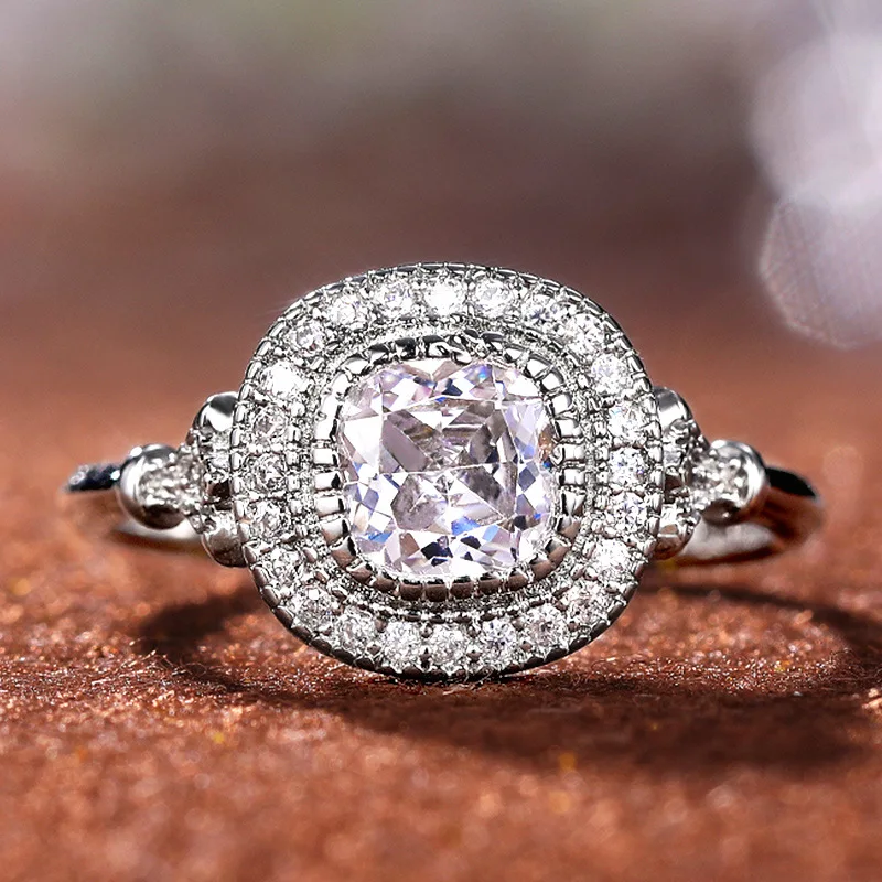 

New Trendy Silver Plated Round Crystal Rings For Women Shine White CZ Stone Inlay Fashion Jewelry Bride Wedding Party Gift Ring