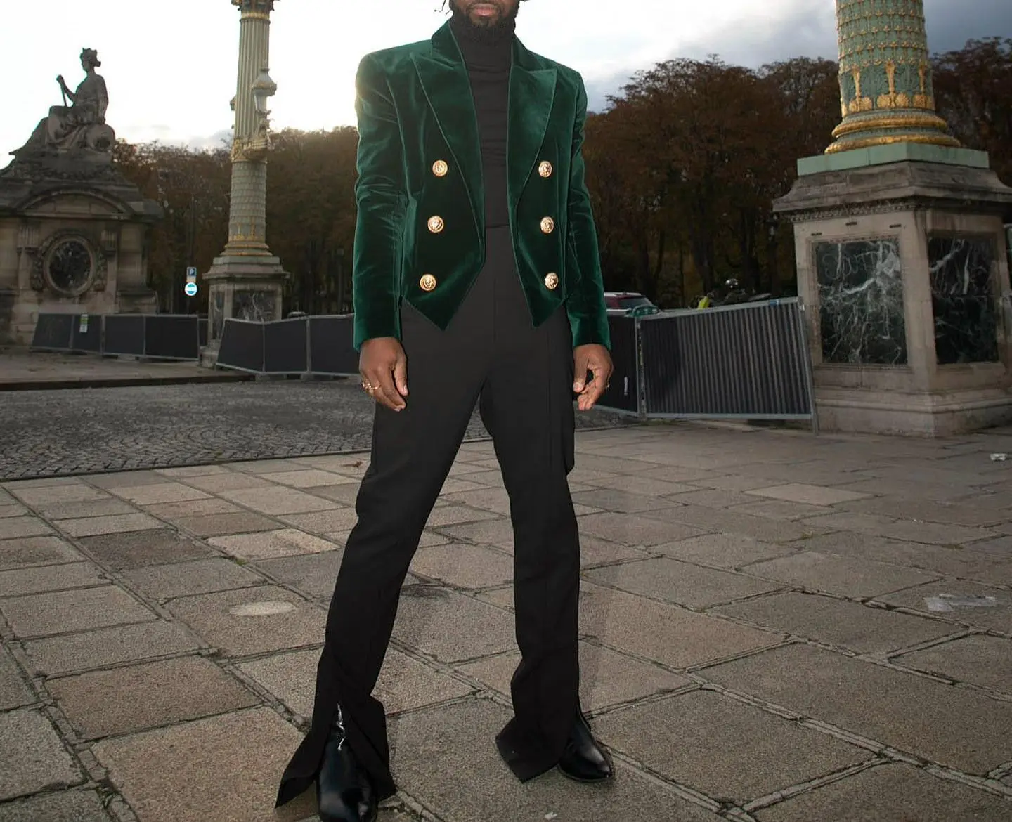 

Зеленая бархатная куртка с лацканами, специальный дизайн пуговиц, модное пальто, Свадебные смокинги для жениха, индивидуальный пошив, один ...