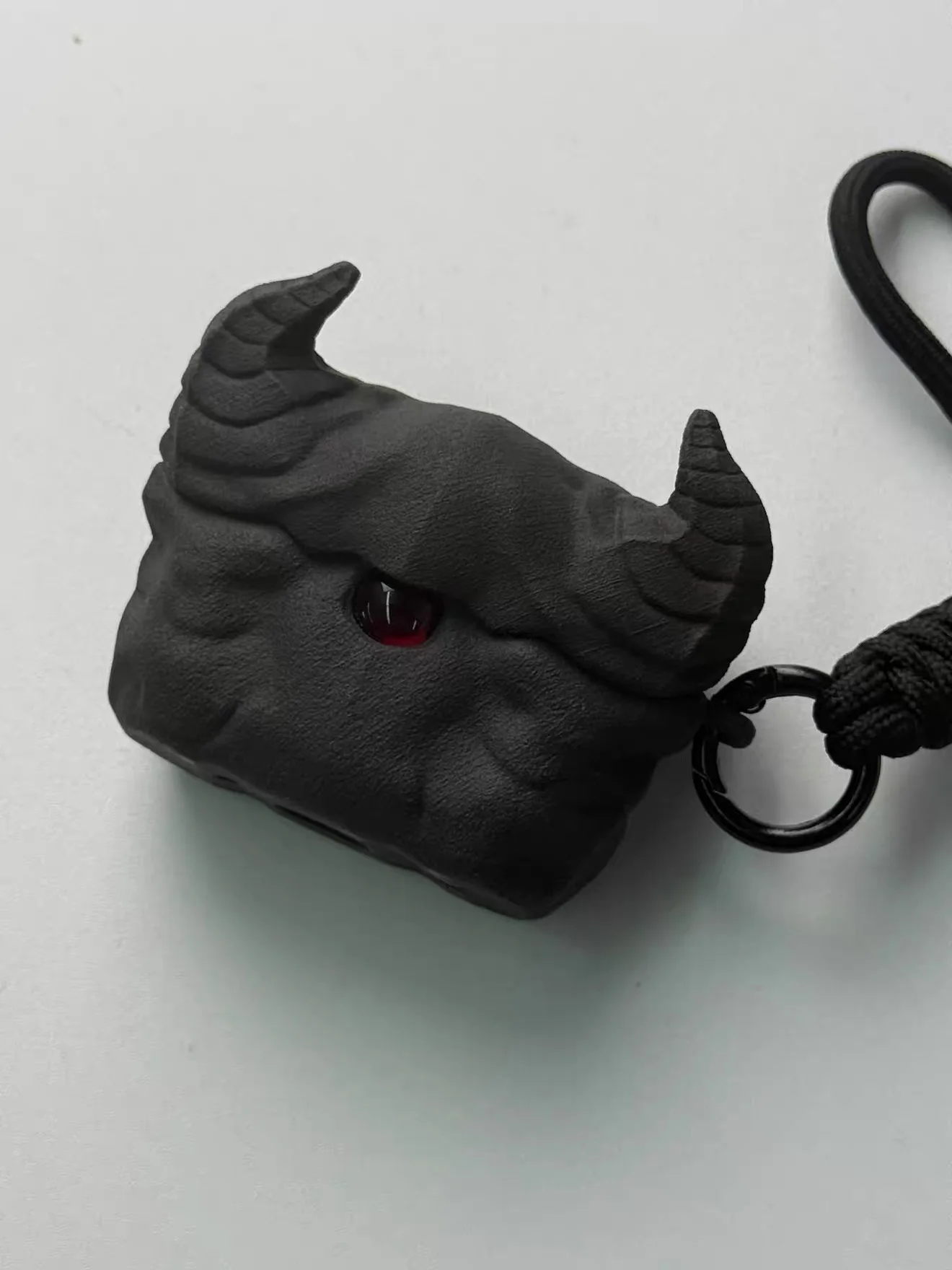 Фото Оригинальный чехол для наушников XKSU Demon Eye, подходит для AirPods. №5