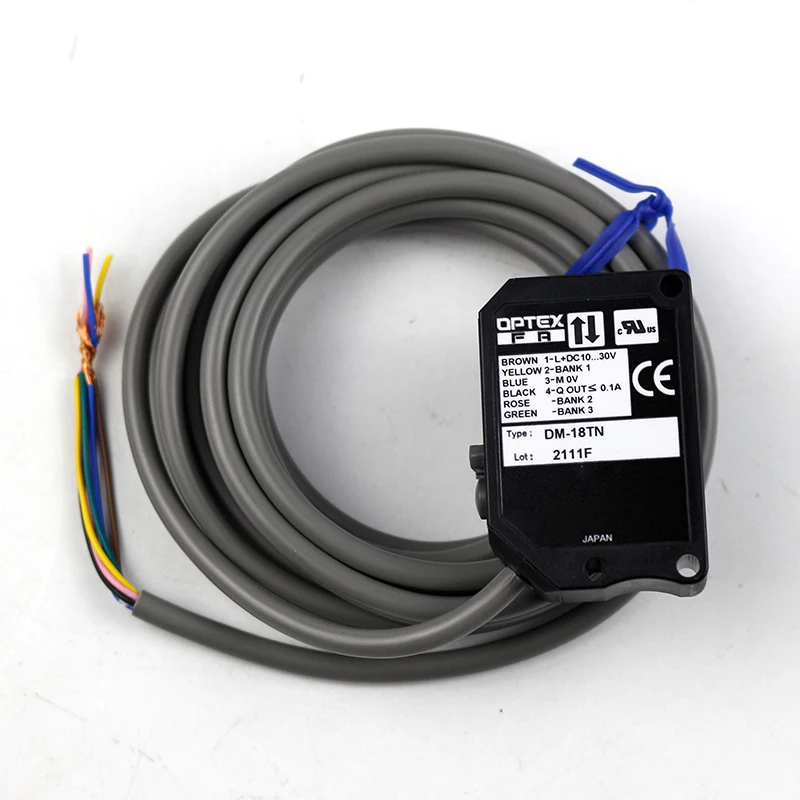 

DM-18TN digital color marker photoelectric sensor detection distance18mm threshold digital adjustment function new and original