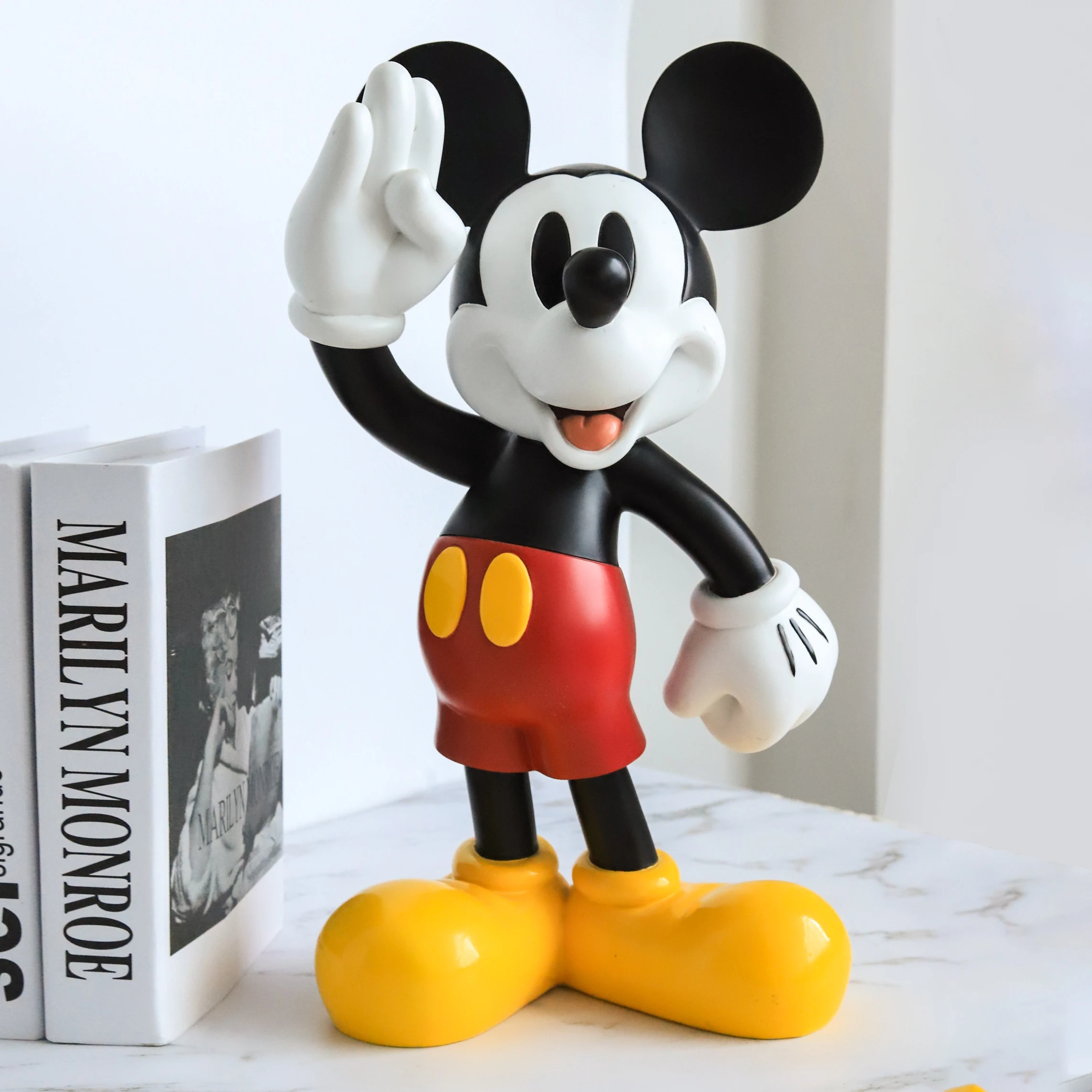 

Fashion Electroplating Mickey Mouse Action Figure Simple Modern Collection Cartoon Model Toys Minnie Mouse Statue Ornaments