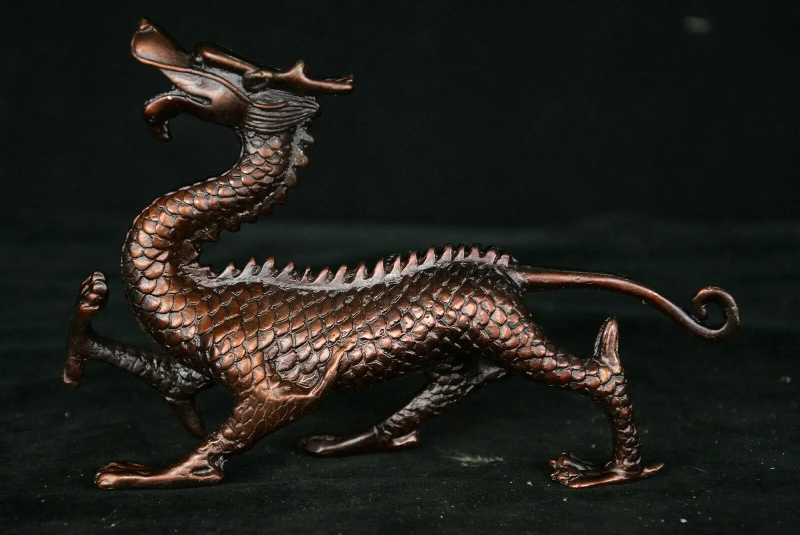 

Коллекция китайская Медь Бронза Fengshui статуя животного Kylin Chi-lin Qilin God Beast