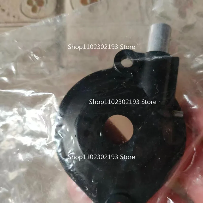 Топливный масляный насос для Husqvarna 235 235E 236 236E 240 240E P3314 P3416 P3516 P3818 P4018 PP3516 PP3816 PPB4018 PPB4218 S1970 SM4218 (art.: 3920d4367102c) - 3920d4367102c