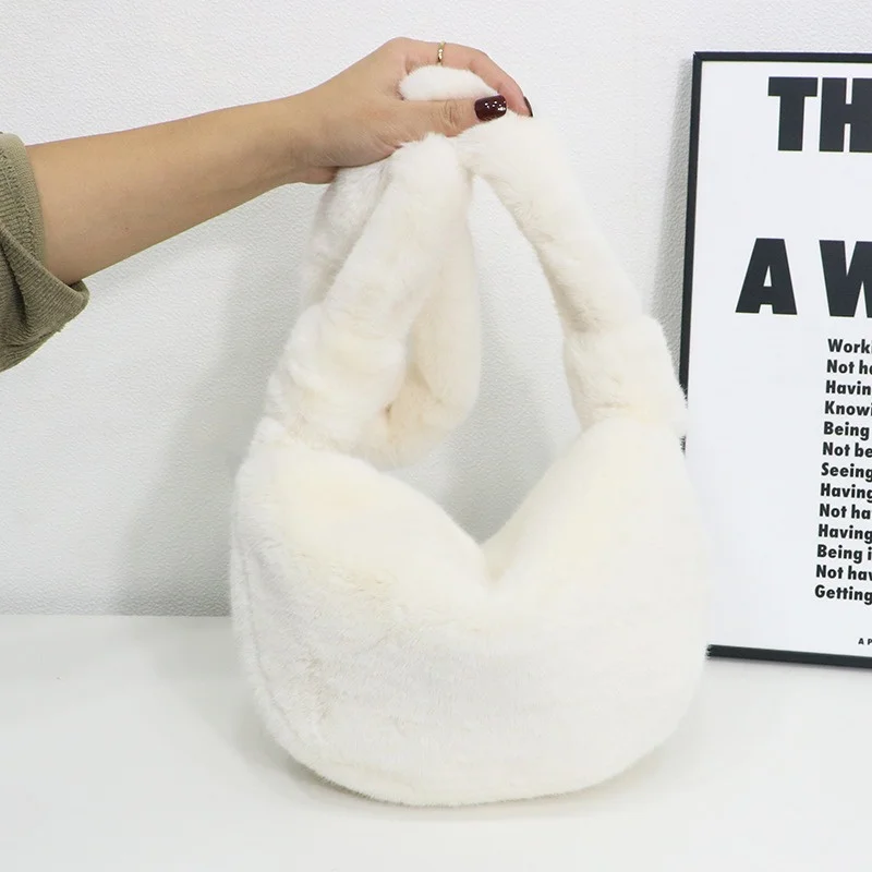 Рисунок 5 - Сумка на плечо женская из искусственного меха