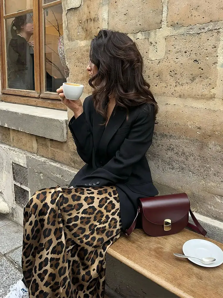 Юбка-миди Женская атласная с леопардовым принтом и высокой талией