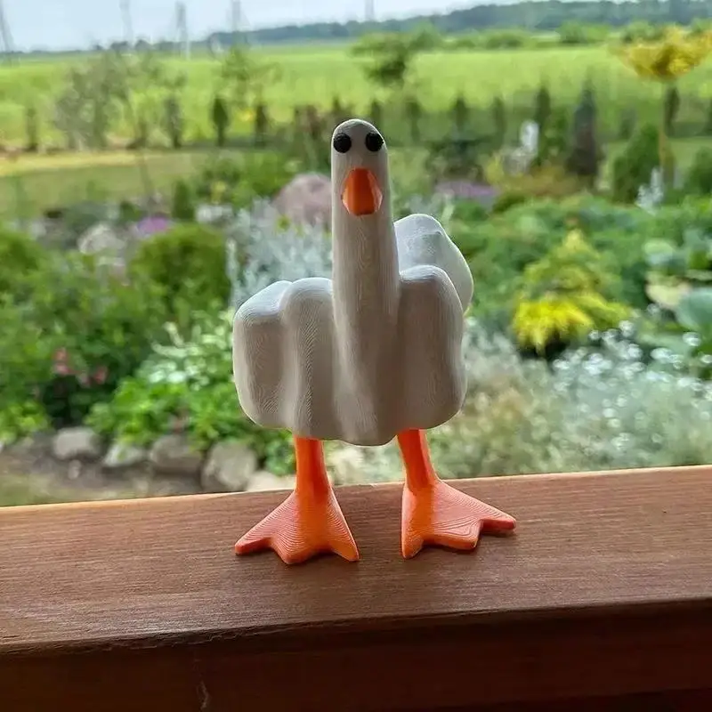 

Фигурка утки из смолы
