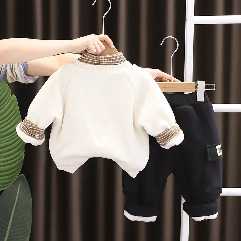 Зимняя одежда для маленьких мальчиков водолазка с буквенным принтом свитера