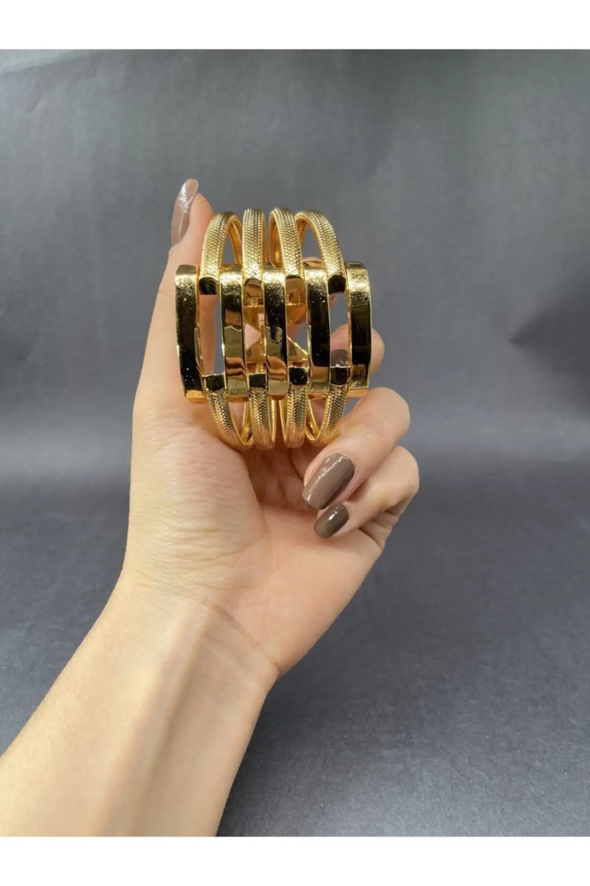 

Women's Fashion Jewelry 5 Rows 4 PSC. Rib clamp 4 psc. Gold coating