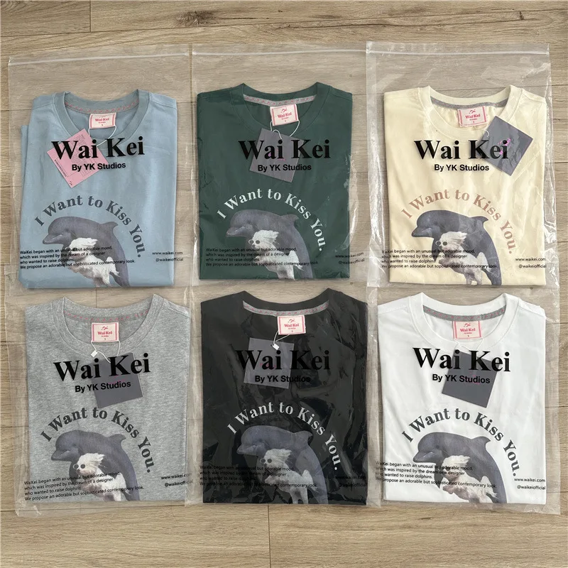 

Korean WAIKEI YKSTUDIOS Jin Baoluo with dolphins and puppies printed short sleeves for men and women.