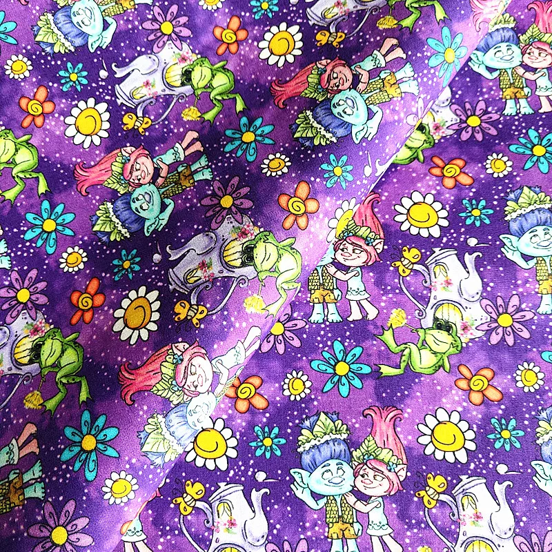 В наличии фиолетовая ткань из 100 хлопка с цифровой печатью персонажей