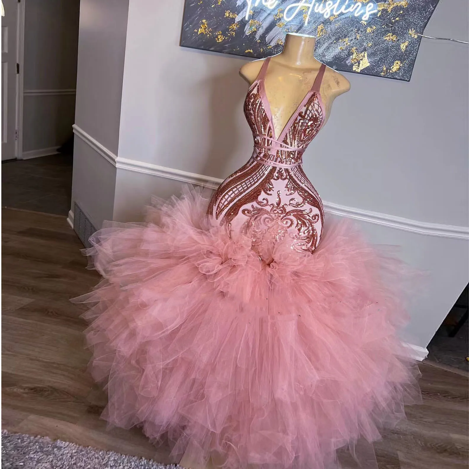 

Charming Pink Black Girls Sparkly Sequined Prom Dress Women Halter Birthday Long Evening Party Dress Sweetheart Graduation Gown