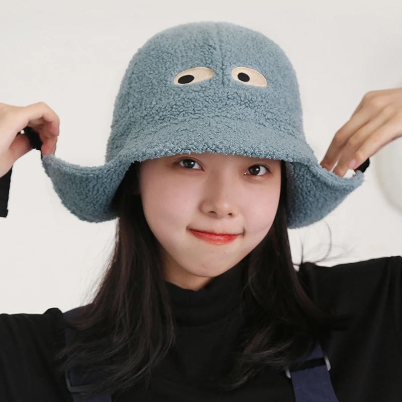 

Женская Зимняя утепленная шапка-пуловер с защитой ушей