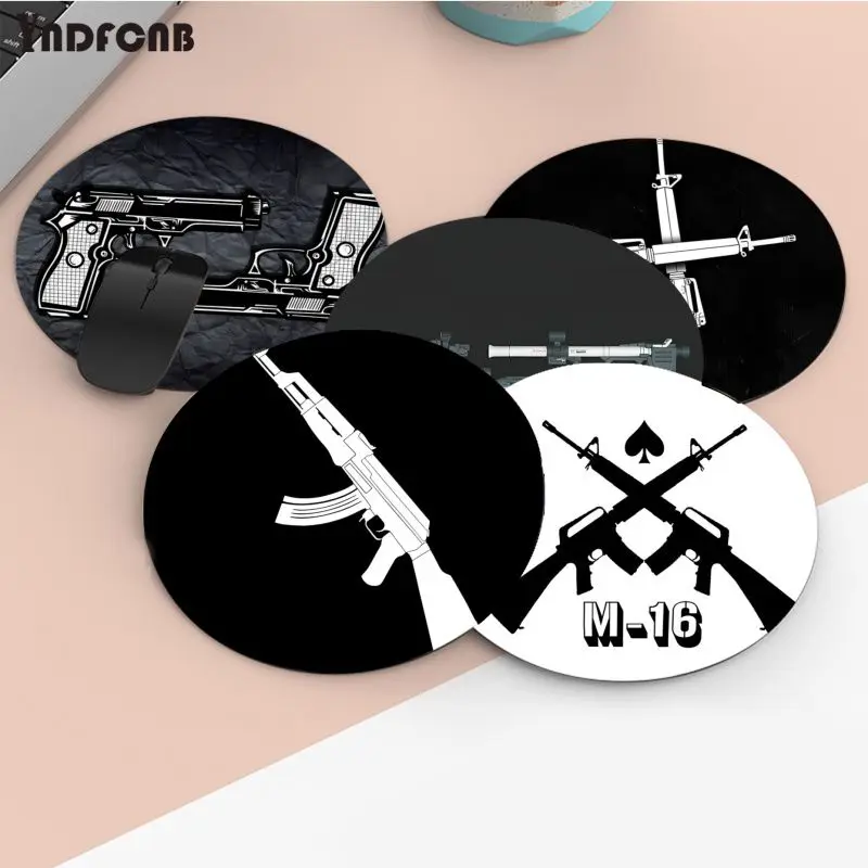 

Gun Art Pattern Mousepad Animation Round Big Promotion Table Mat Student Mousepad Computer Keyboard Pad Games Pad For PC Gamer