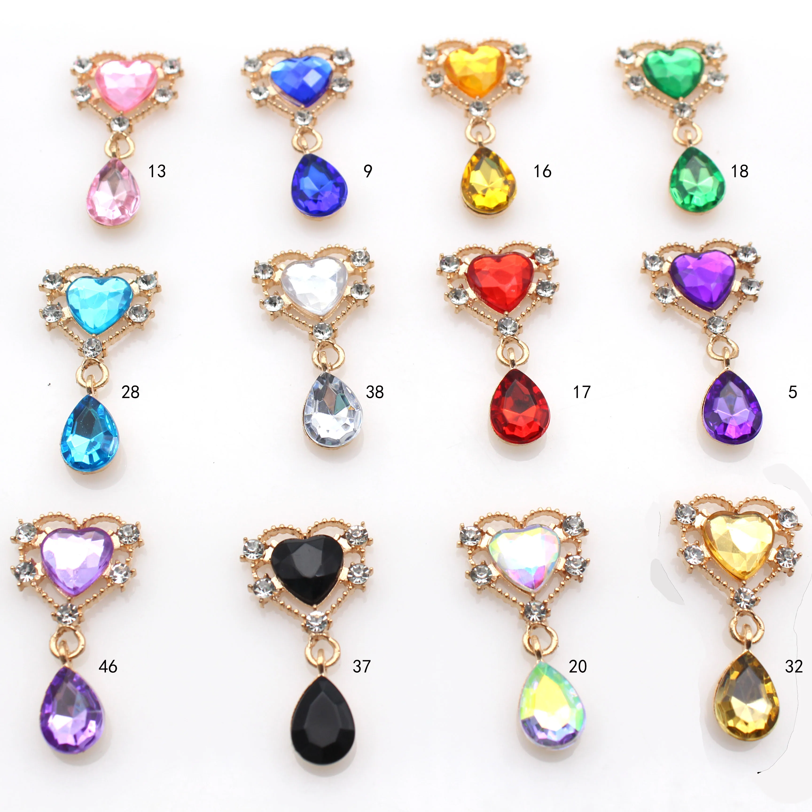 

Новый золотой кулон в виде сердца для женщин, ожерелья, головные уборы, аксессуары для волос, аксессуары из сплава и украшение для предметов-...