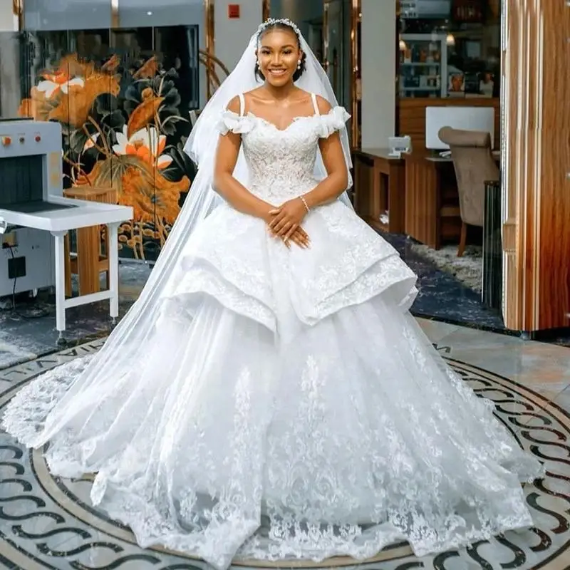 

Женское свадебное платье с открытыми плечами, кружевное Многоярусное платье невесты с аппликацией, пышная юбка, платье для церкви, 2023