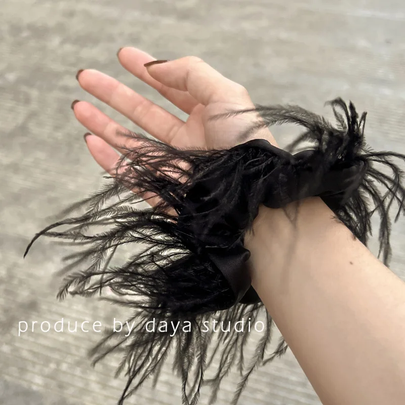 

Super Fairy French Ostrich Feather Tassel Light Luxury Senior Feeling Restoring Ancient Ways Design Niche Rope For A Holiday