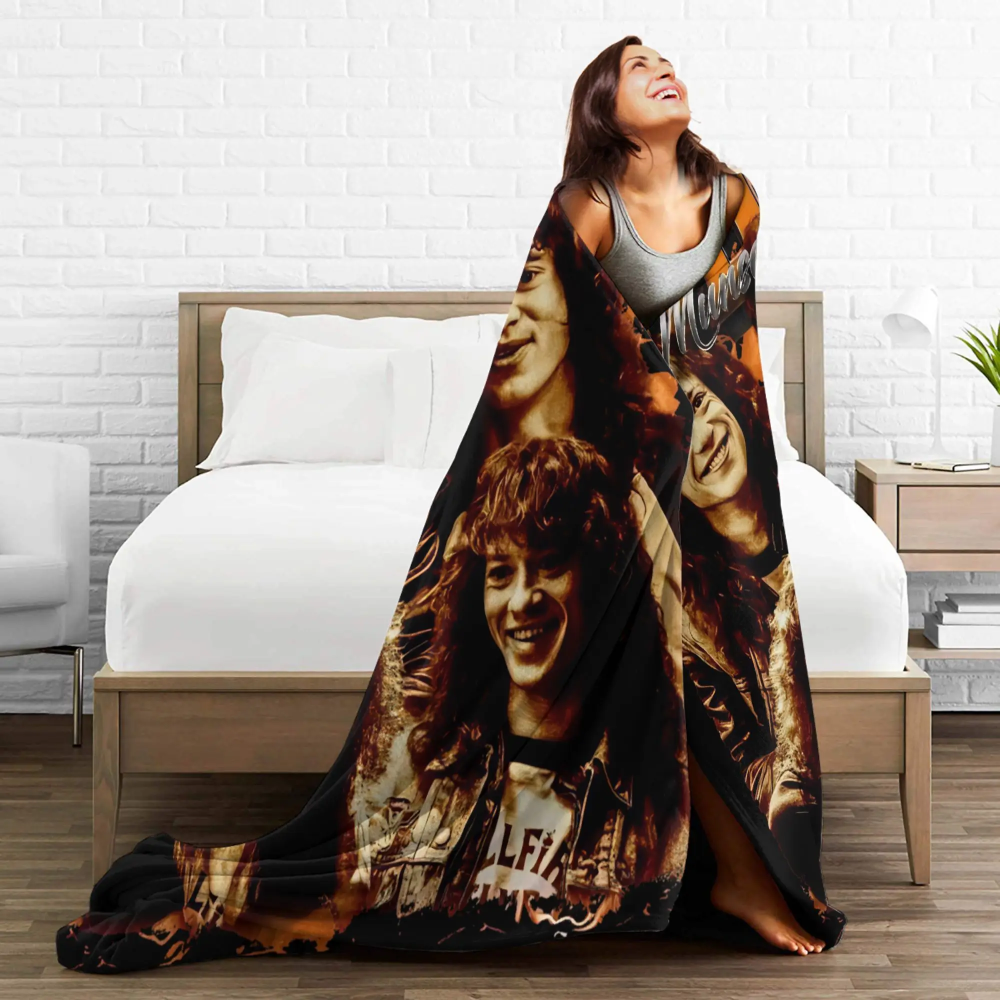 Фото Eddie Munson  Flannel Blankets Winter American TV Series Super Warm Bedding Throws for Children Couch Bed Graphic Sofa Bed Cover №5