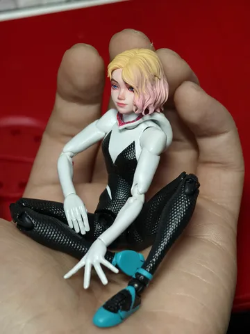 Скульптура головы Gwen Stacy для фигурок Hot Toys 1/12