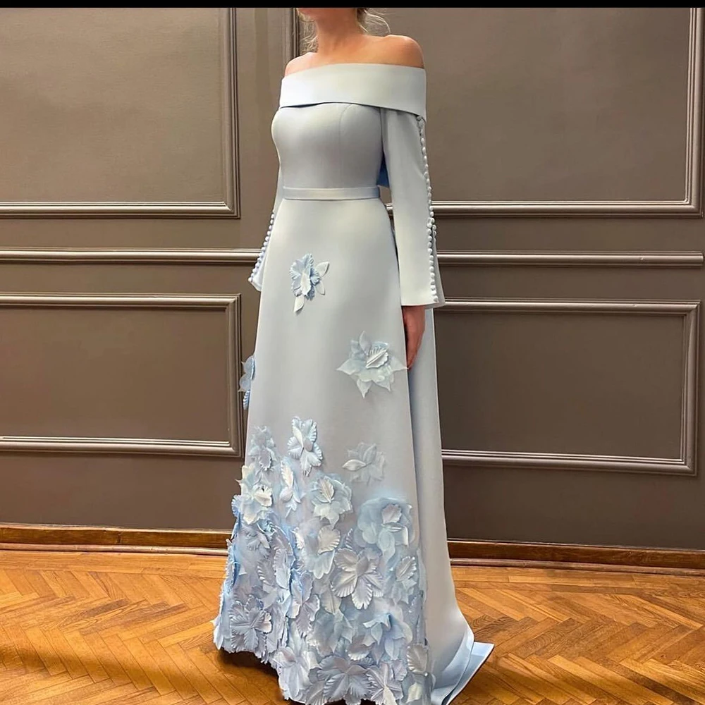 Небесно-голубое вечернее платье с вырезом лодочкой и длинными рукавами длиной до