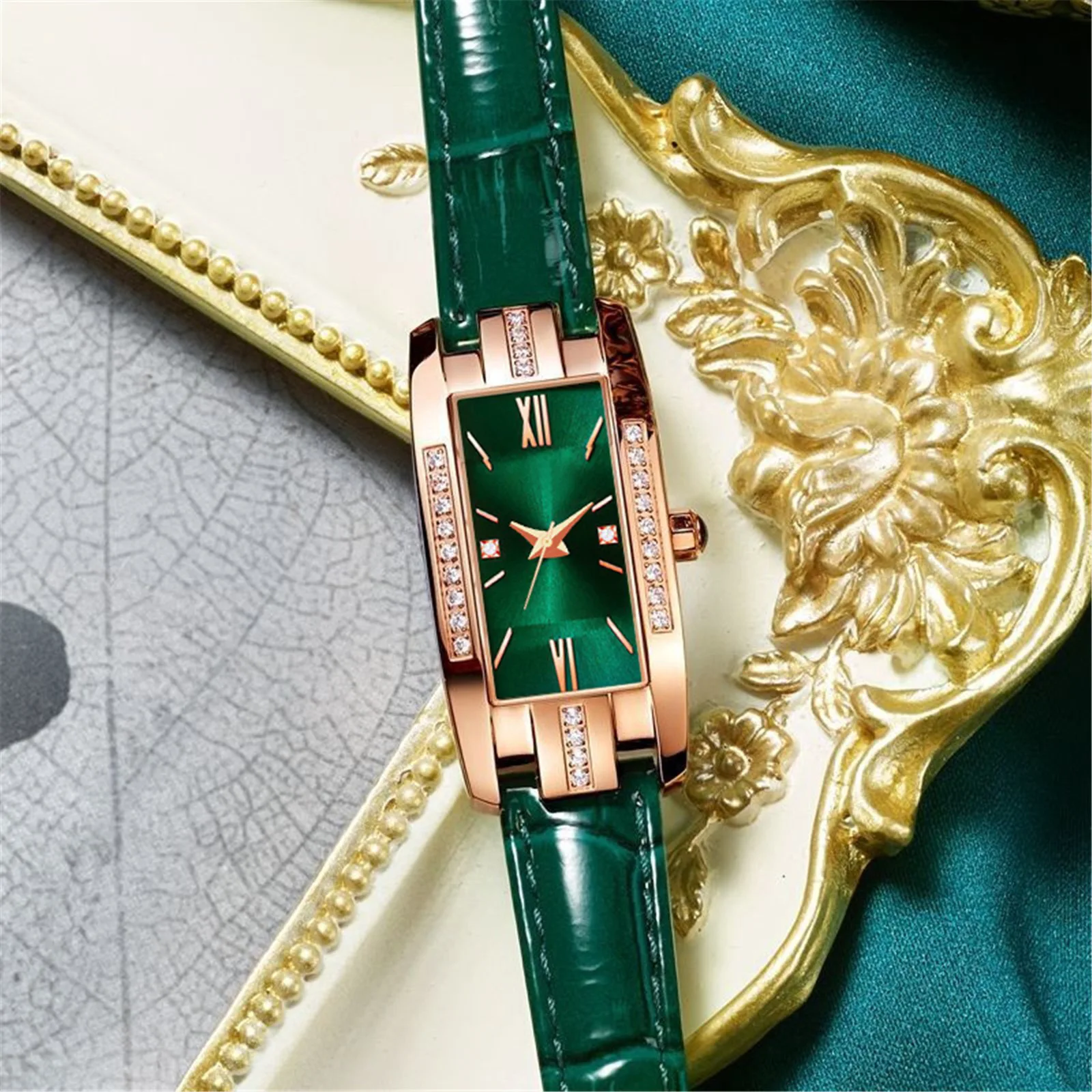 High Quality Classic Retro Women's Belt Quartz Square Green Quartz Watch Student Women's Wear Clock Luxury Style