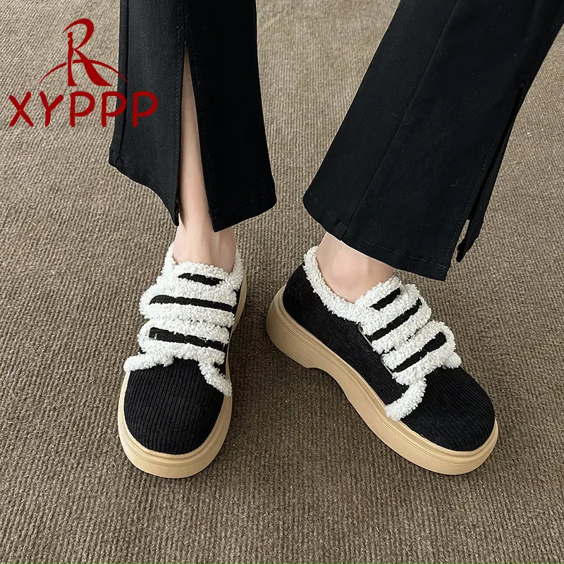 

Женские зимние ботинки, новинка 2022, зимние женские ботинки на толстой подошве, модная теплая Повседневная хлопковая обувь на толстой подошв...