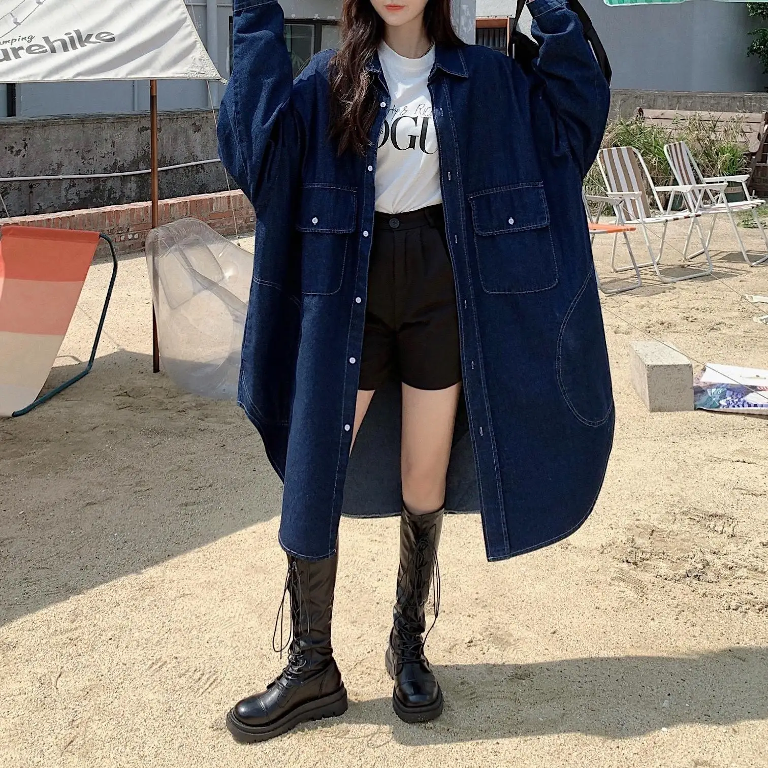 

Куртка женская джинсовая средней длины, с разрезом и длинным рукавом