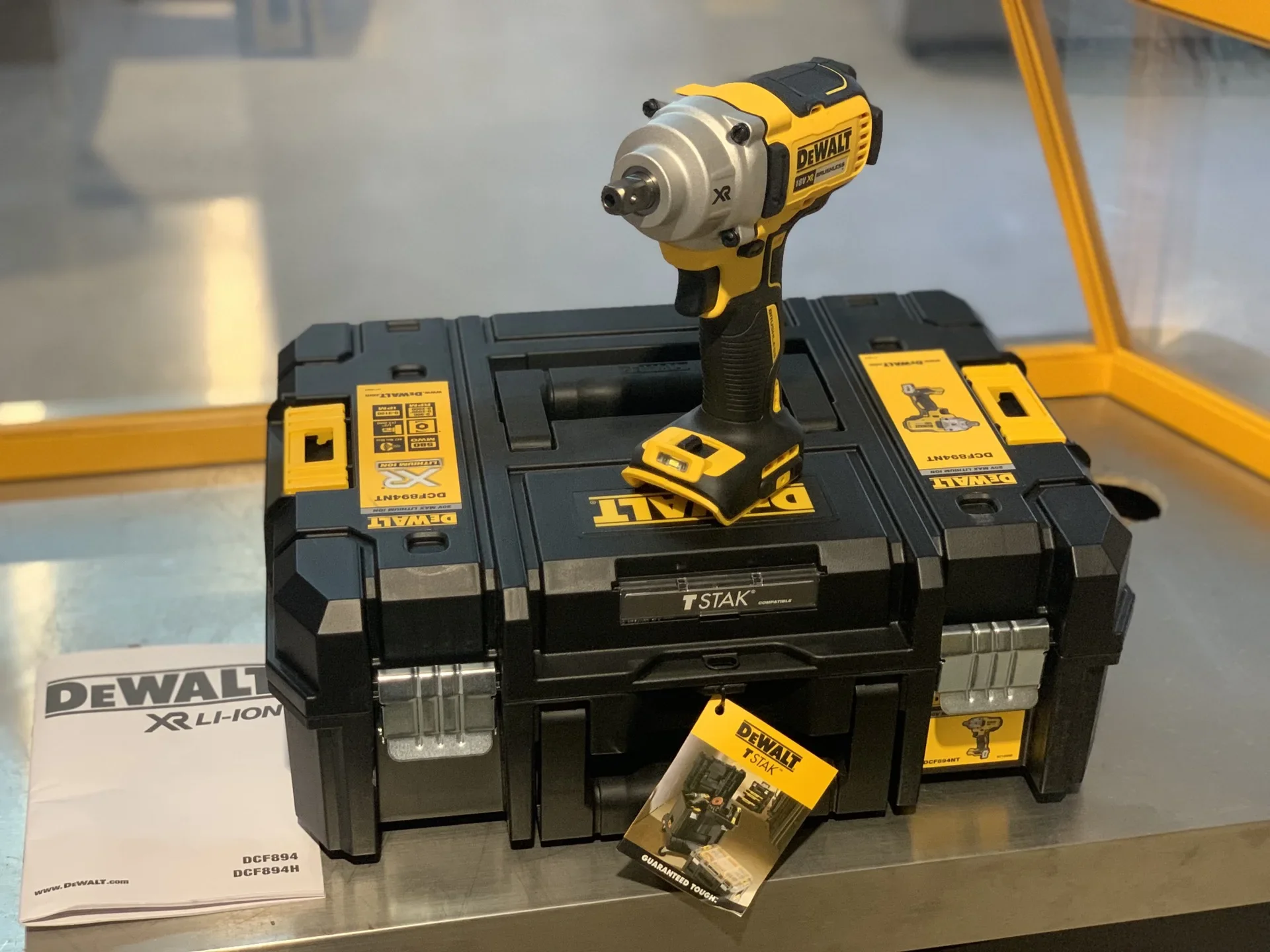 DEWALT DCF894 комплект 1/2 дюйма среднего диапазона бесщеточный беспроводной ударный