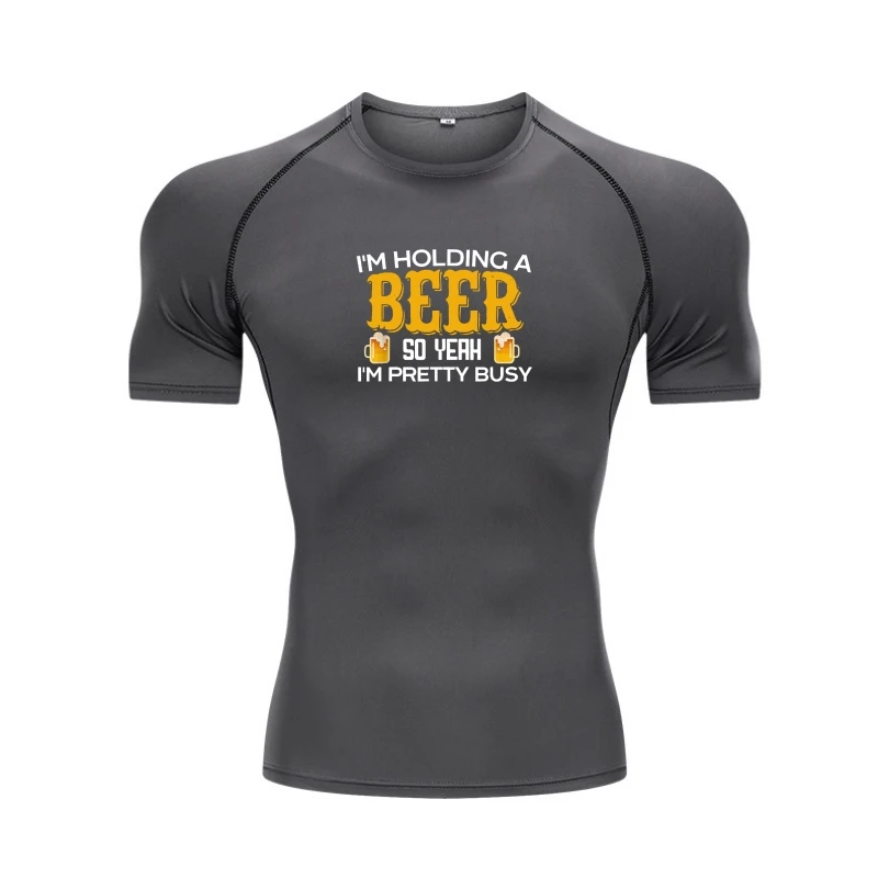 

Забавные футболки с надписью «Я держу пиво», «я очень занят», топы, футболки, семейные уличные хлопковые мужские футболки, рубашки в стиле Харадзюку