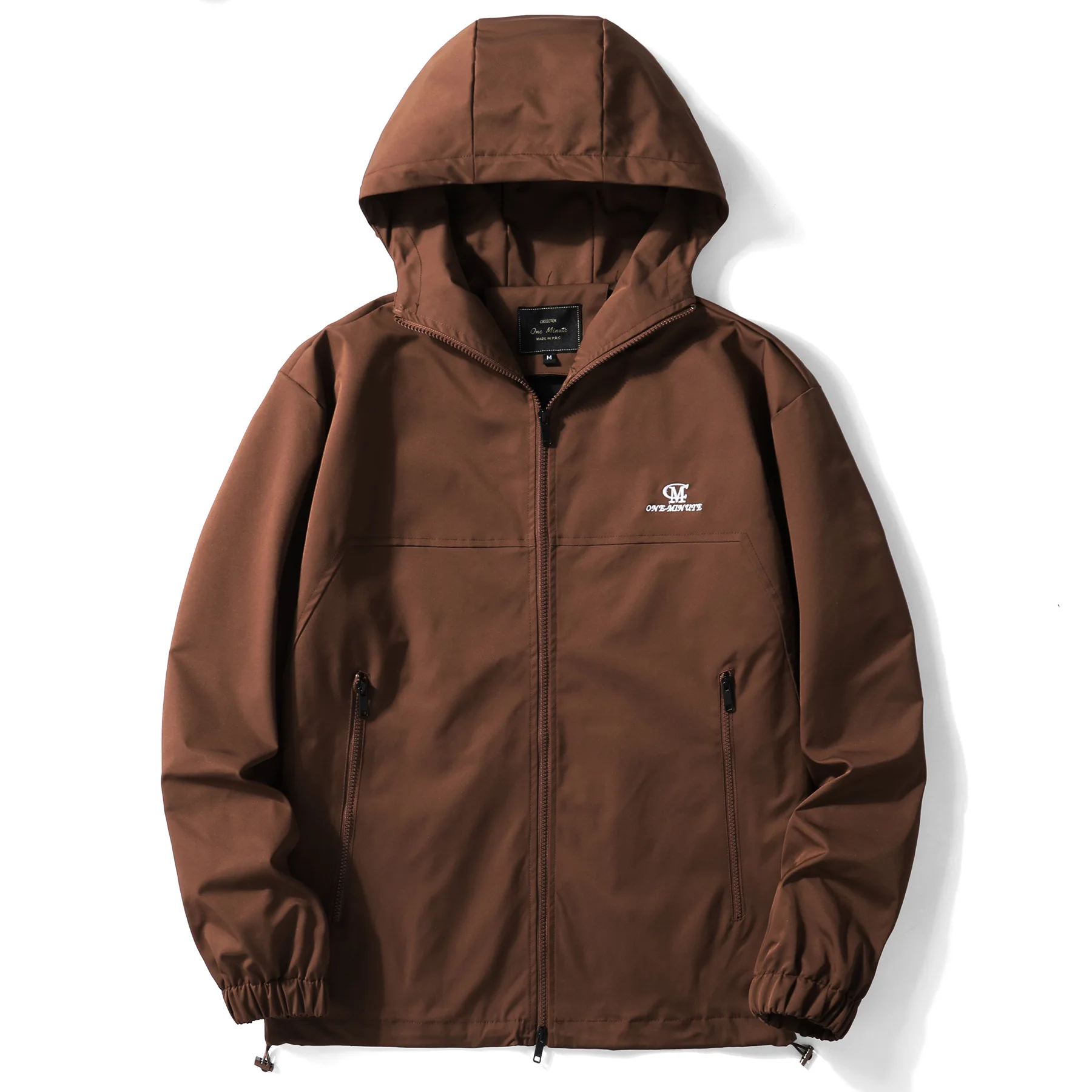 

Новая трендовая универсальная куртка с капюшоном, свободная облегающая модная повседневная мужская куртка с принтом