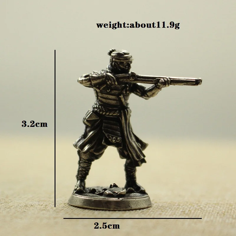 

Миниатюра самурая из меди