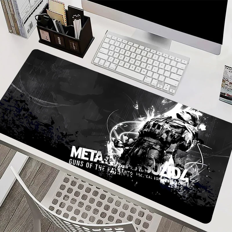 Фото Игровой коврик для мыши M-metal Gear Solid Anime, удлиненный настольный коврик, черный, большой, для геймеров, аксессуары, нескользящий, для ПК, компьютерный коврик для мыши №1