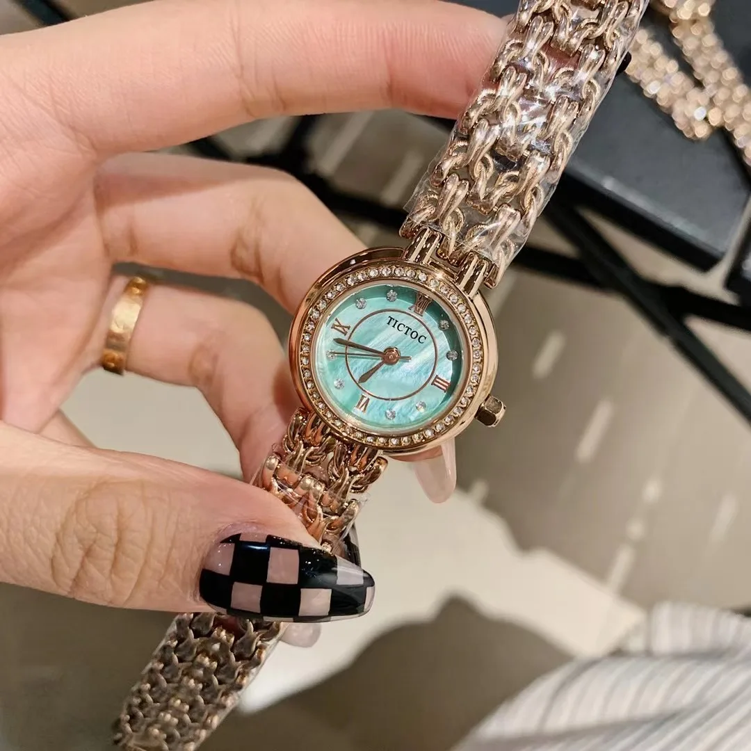 New Designer Twisted Chains Bracelets Watches for Women Summer Fashion Dress Wrist watch Colorful Shell Analog Watches Quartz