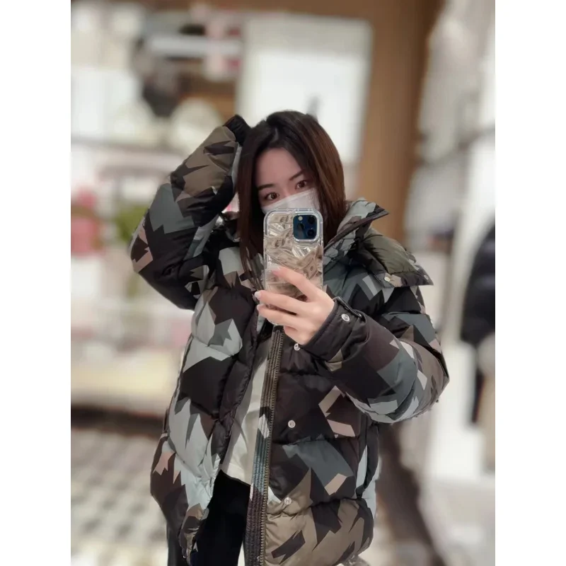 Mo*cl*r Зимняя мужская белая куртка на гусином пуху теплая приталенная