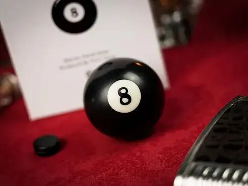 

Magnetic 8 Ball by David Penn -Magic tricks