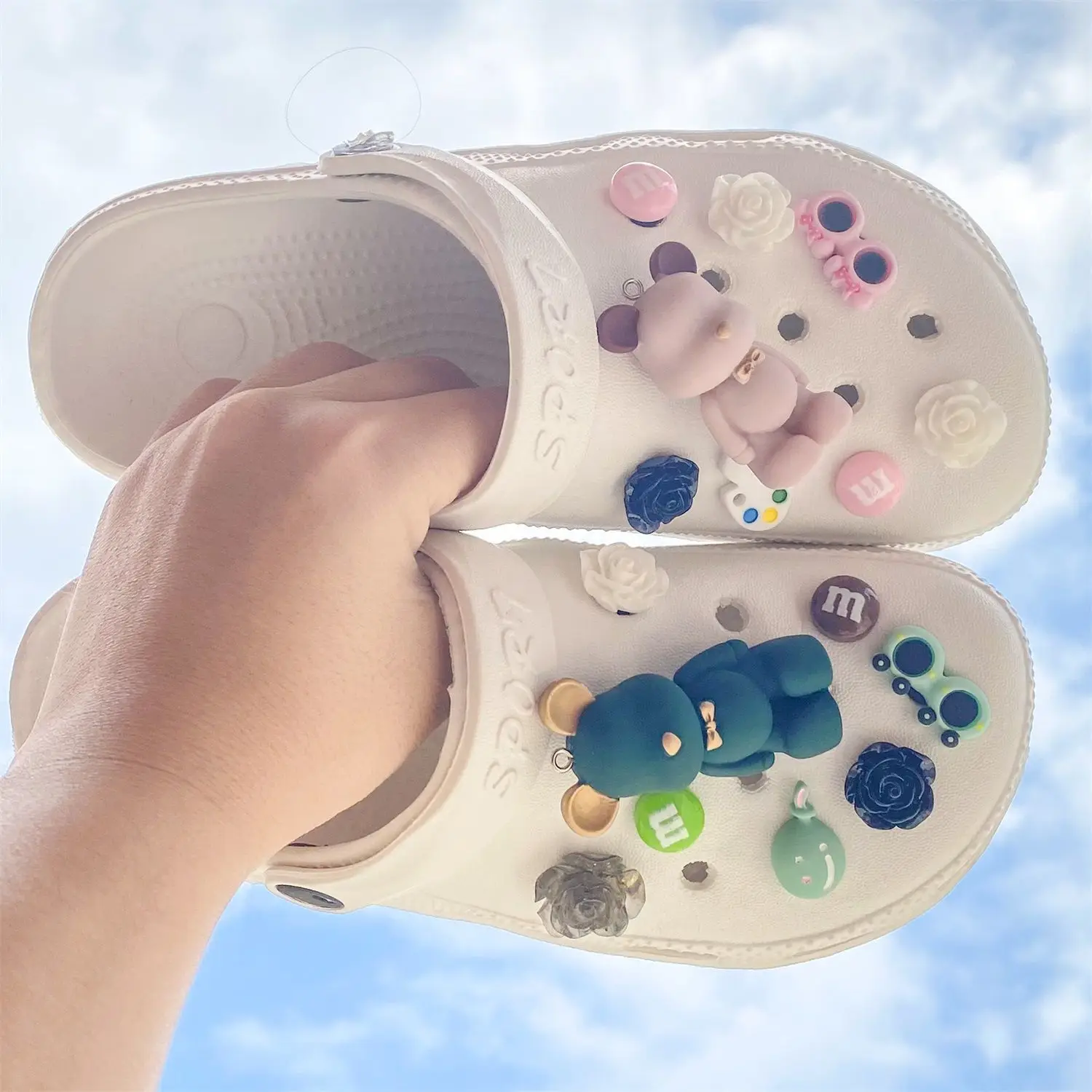 

Shoe Charms Colorful Lovely Bear Flower M Bean Bundle Croc Charms Designer Adornment for Clogs Sandals