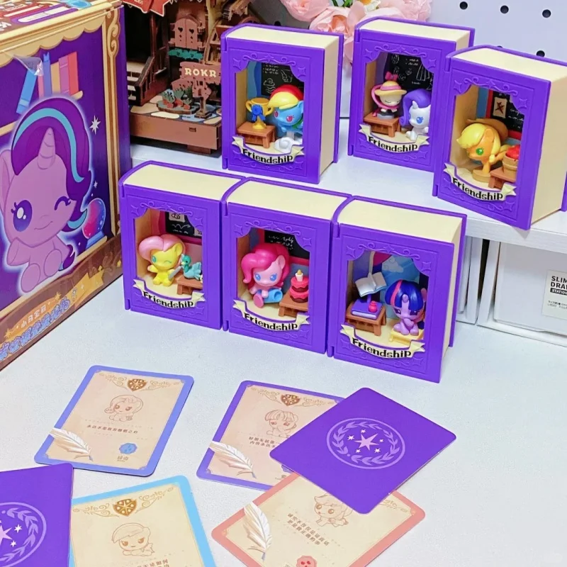 Фото Коллекционная светящаяся книга-сюрприз My Little Pony Friendship Class: мини-сцена, волшебная книга, игрушки, подарки на день рождения №4