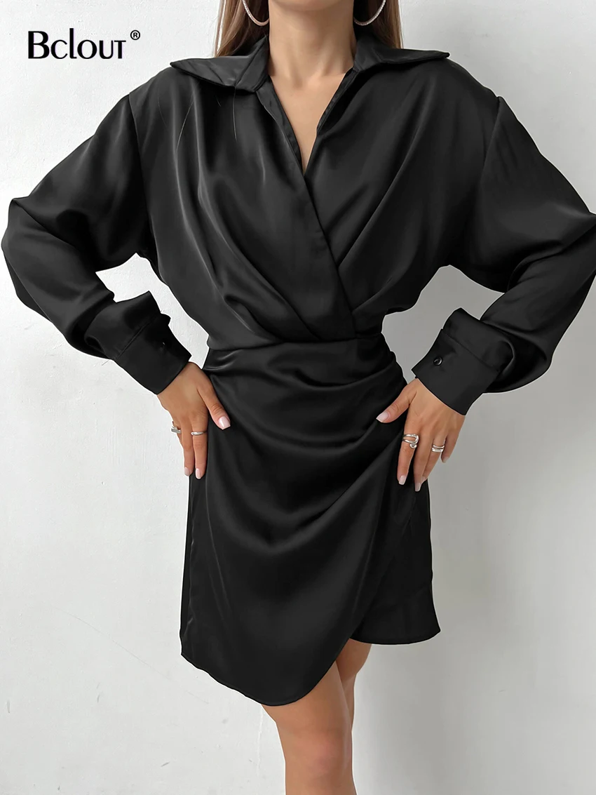 

Платье-мини атласное с V-образным вырезом и длинным рукавом