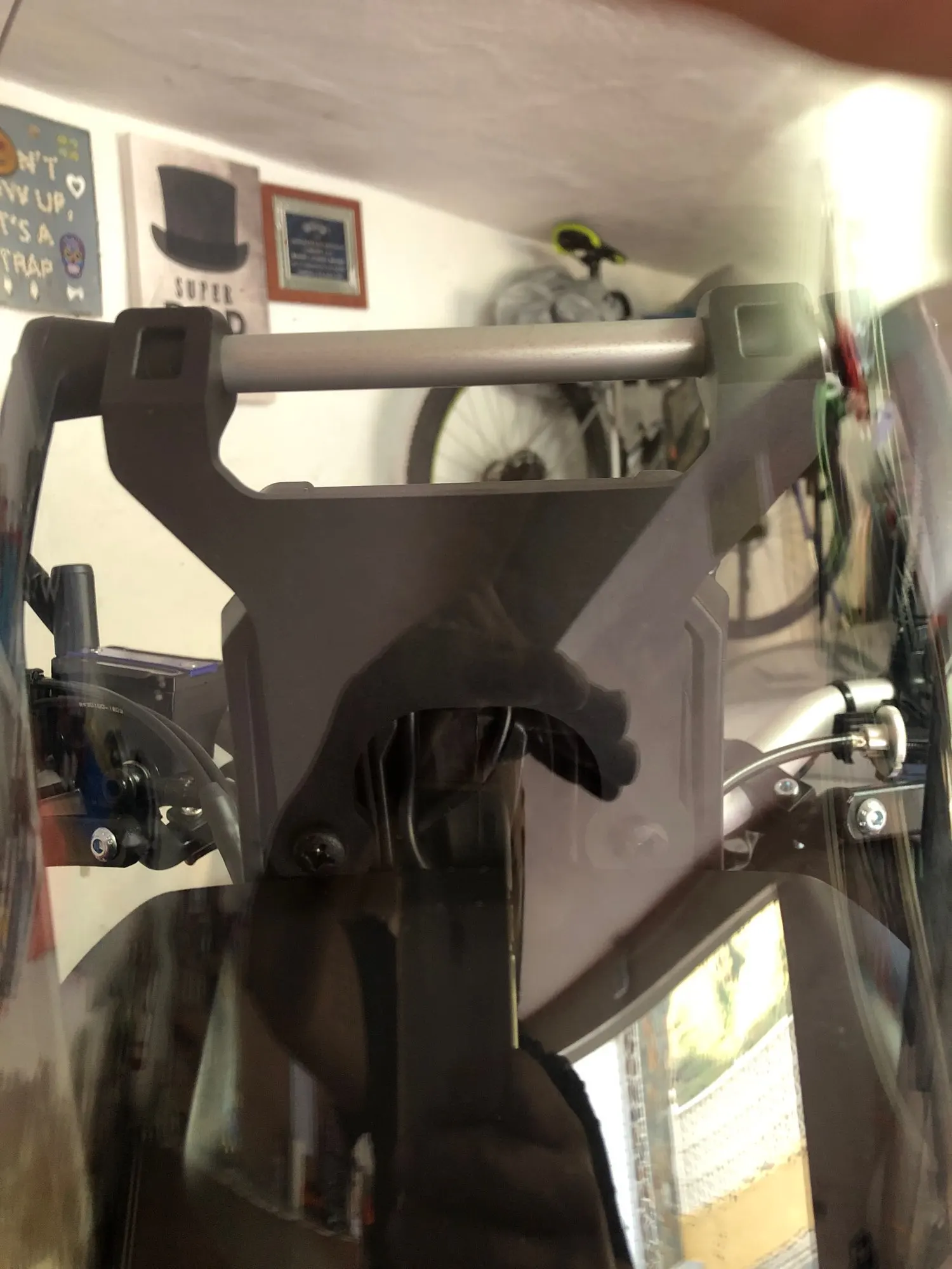 Антивибрационный кронштейн стабилизатор приборной панели антивибрационный