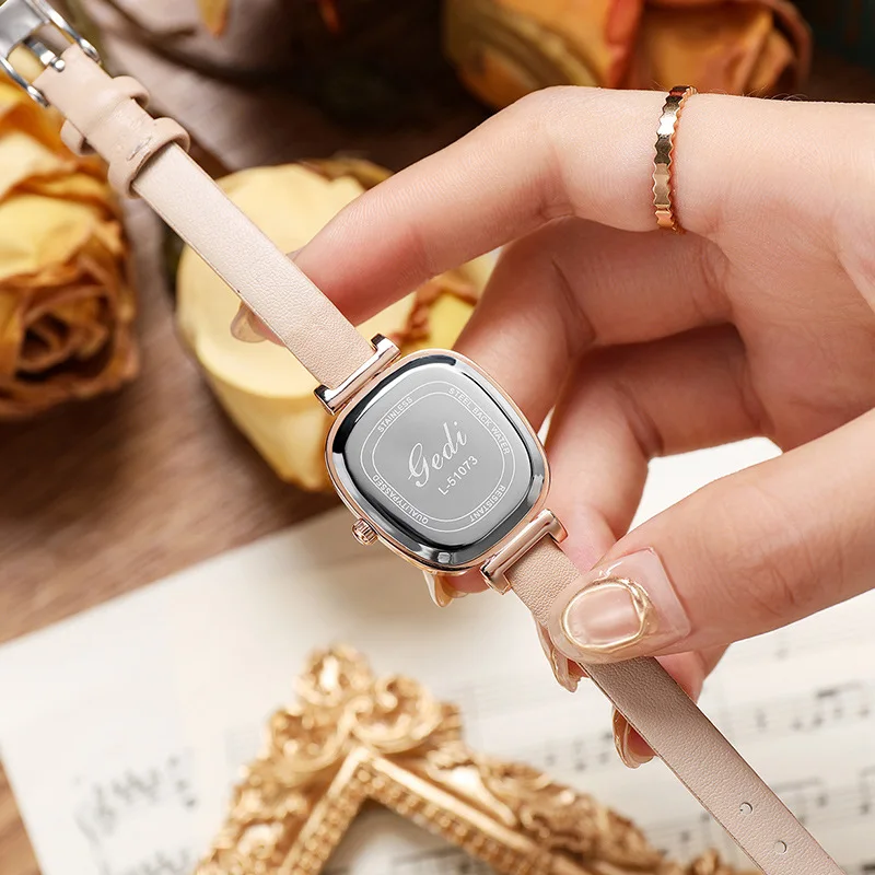 Часы деловые повседневные для женщин простые офисные роскошные модные