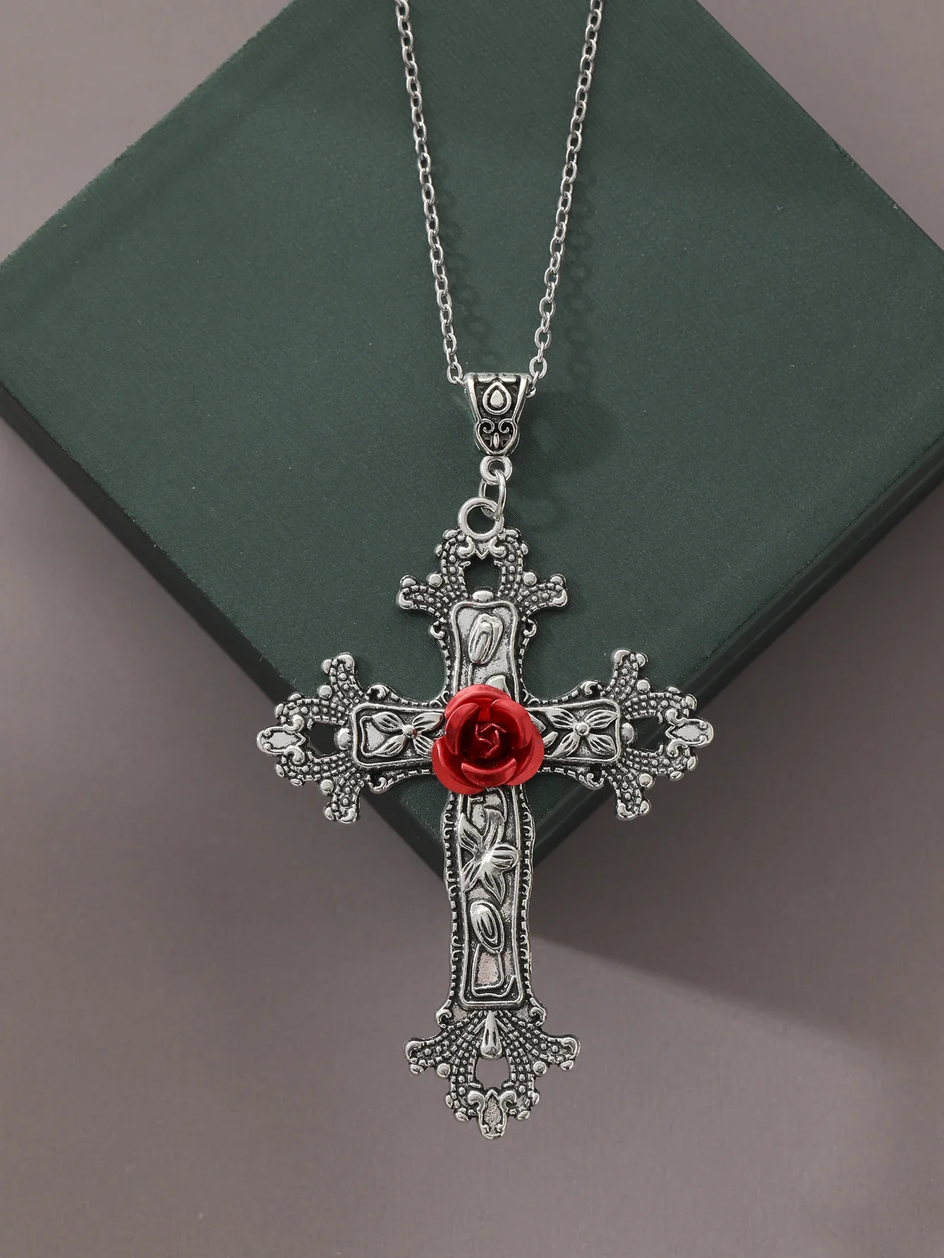 Ожерелье с подвеской в виде больших роз серебряный крест стиле ретро женский