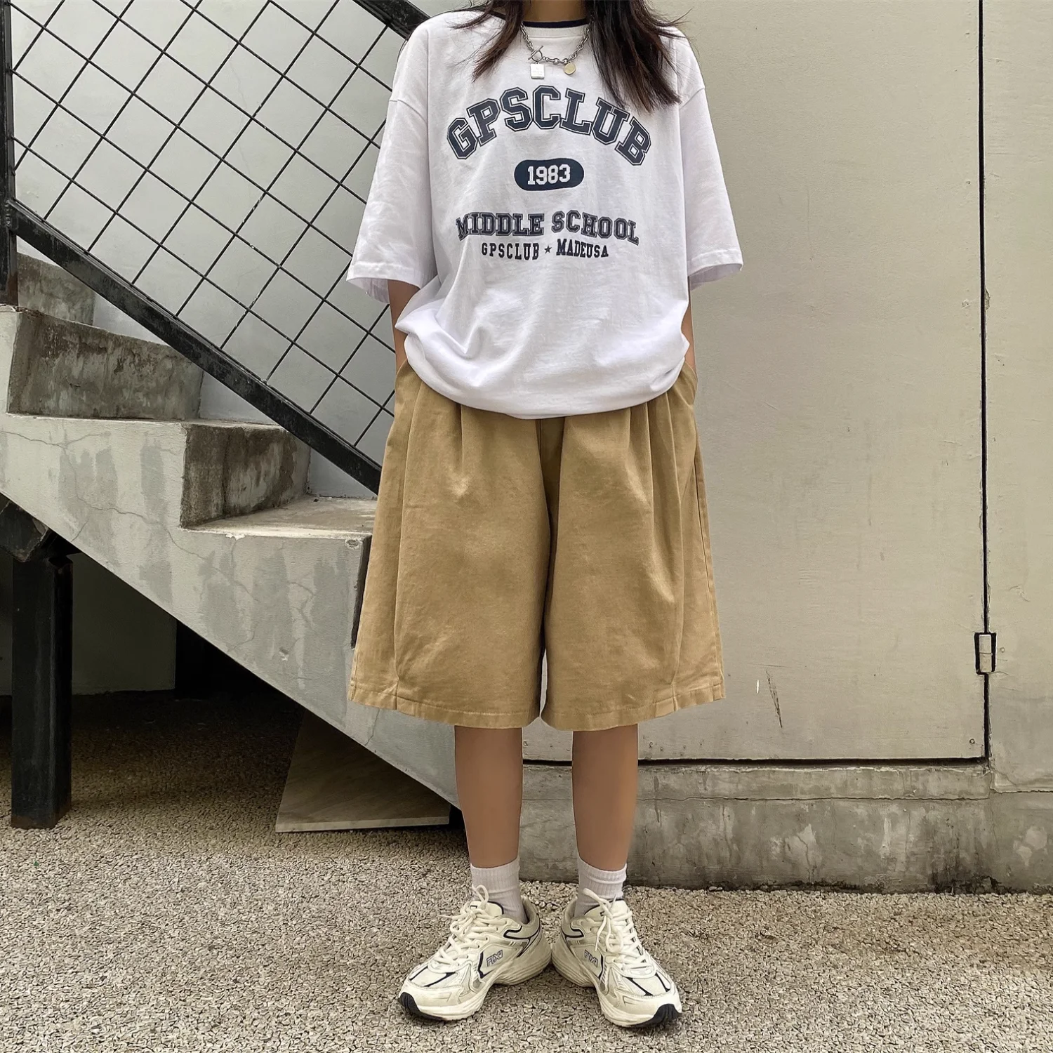 Women's Harajuku Oversize Khaki Cargo Shorts Women Japanese Style Streetwear Wide Leg Knee Length Pants Hippie Black Trousers