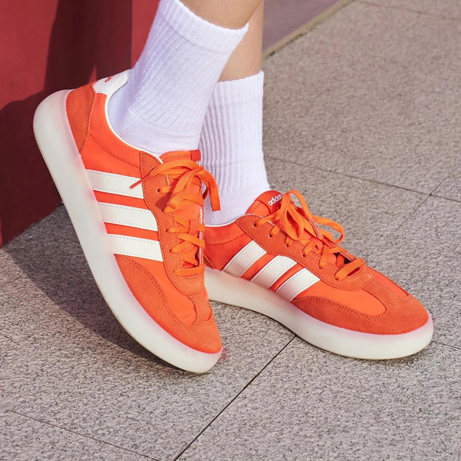 Фото Легкие низкие кроссовки Adidas Authentic BARREDA DECODE для мужчин и женщин JQ6670 №2