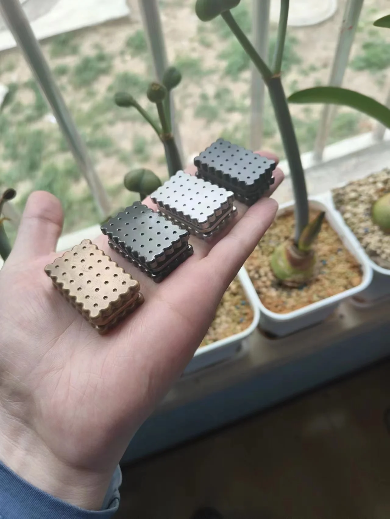 

Clown Orange Biscuit Pushing Brand Fingertip Gyro Decompression Small Toy Papa Token PPB Old Blacksmith EDC