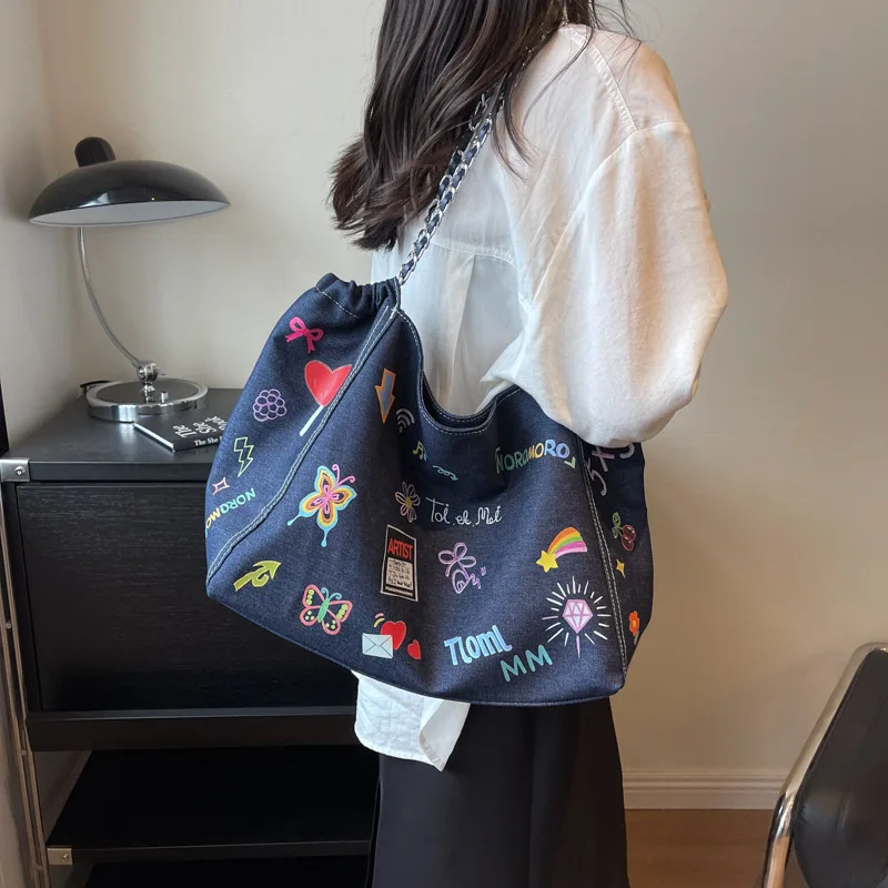 

Large Capacity Denim Shoulder Bags Casual Commuting Printed Graffiti Tote Bag Fashion Chain Crossbody Satchel Shopping Storage