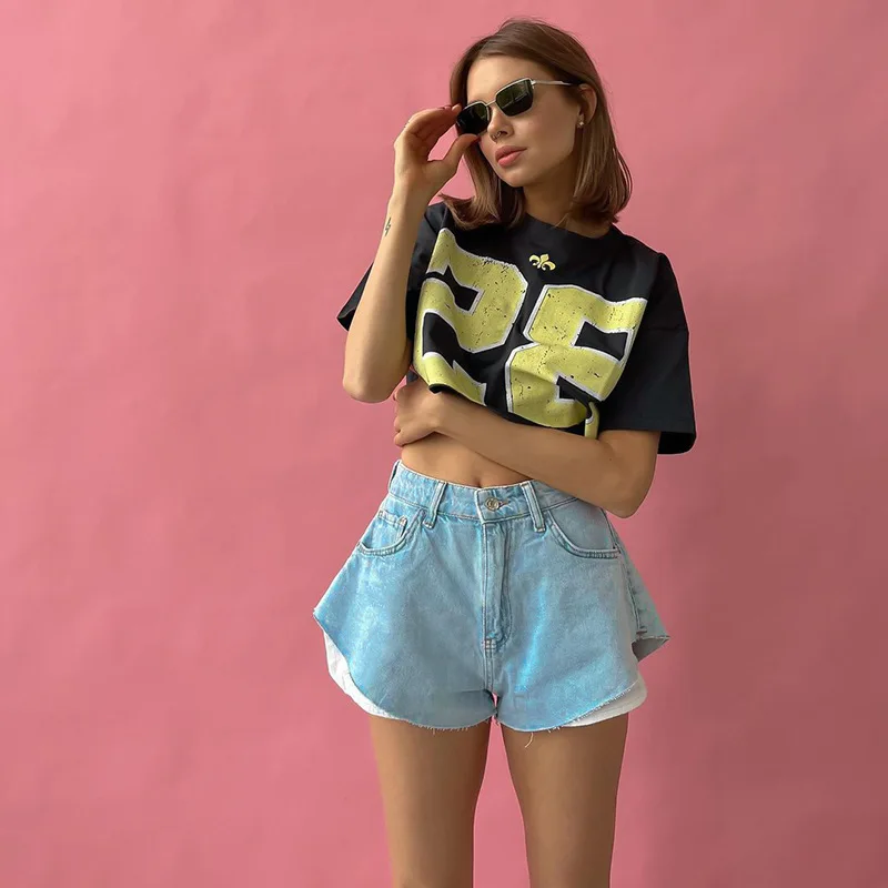 2023 Summer Popular Casual Fashion Versatile Single Button Short Jeans Slim Fit Commuter Open Pocket Denim Shorts for Women